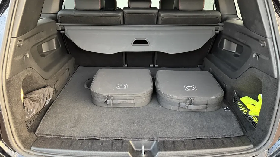 MERCEDES-BENZ EQB EQB 250 66.5kWh AMG