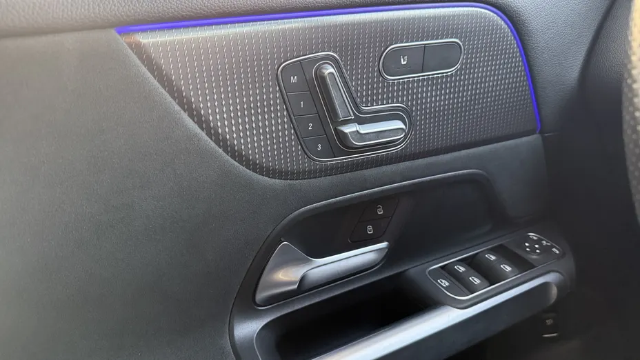 MERCEDES-BENZ EQB EQB 250 66.5kWh AMG