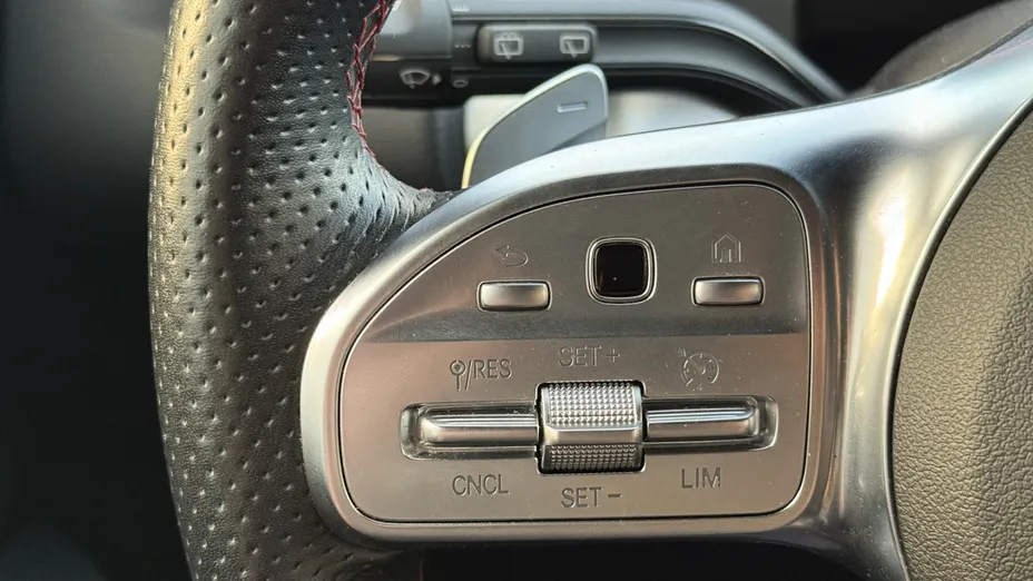 MERCEDES-BENZ EQB EQB 250 66.5kWh AMG