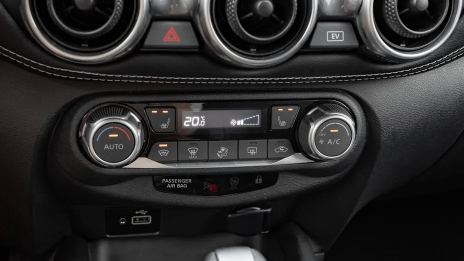 NISSAN Juke Juke 1.6 Hybrid N-Connecta AMT