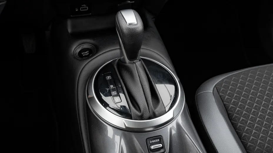 NISSAN Juke Juke 1.6 Hybrid N-Connecta AMT