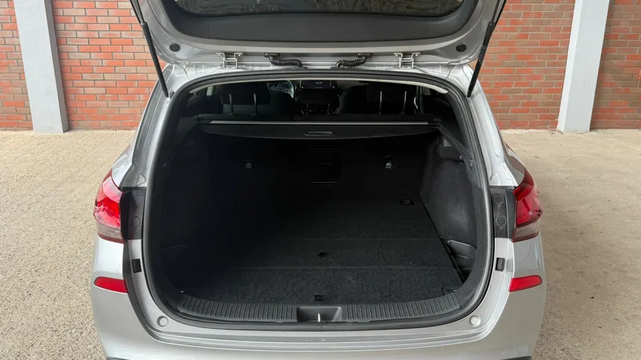 HYUNDAI i30 i30 1.5 T-GDI 48V Smart