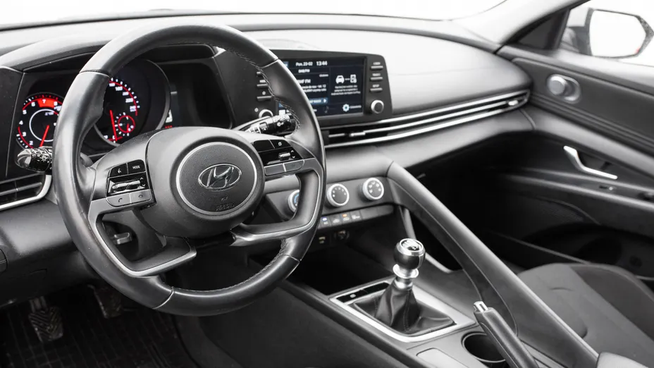 HYUNDAI Elantra Elantra 1.6 Modern