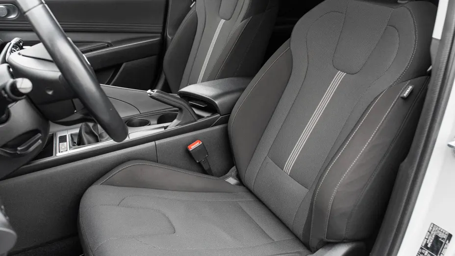 HYUNDAI Elantra Elantra 1.6 Modern