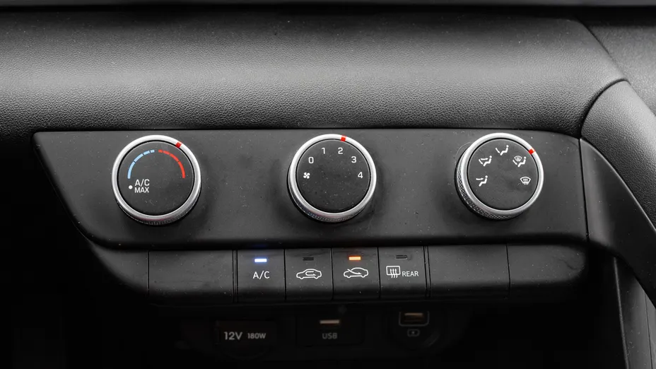 HYUNDAI Elantra Elantra 1.6 Modern