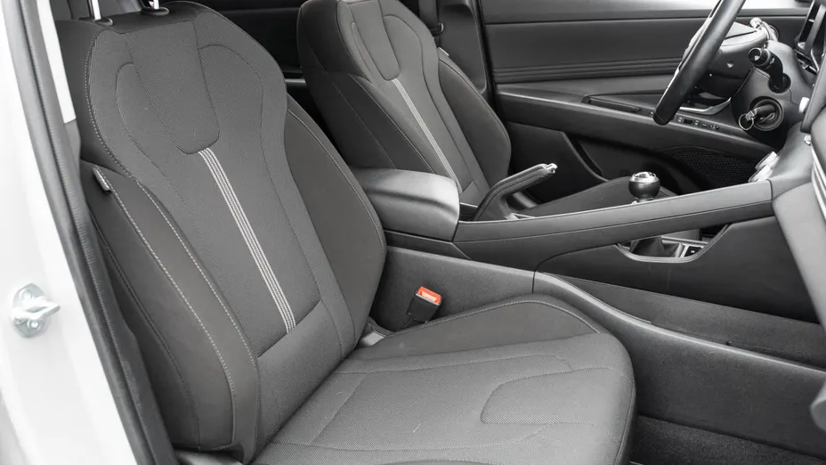 HYUNDAI Elantra Elantra 1.6 Modern