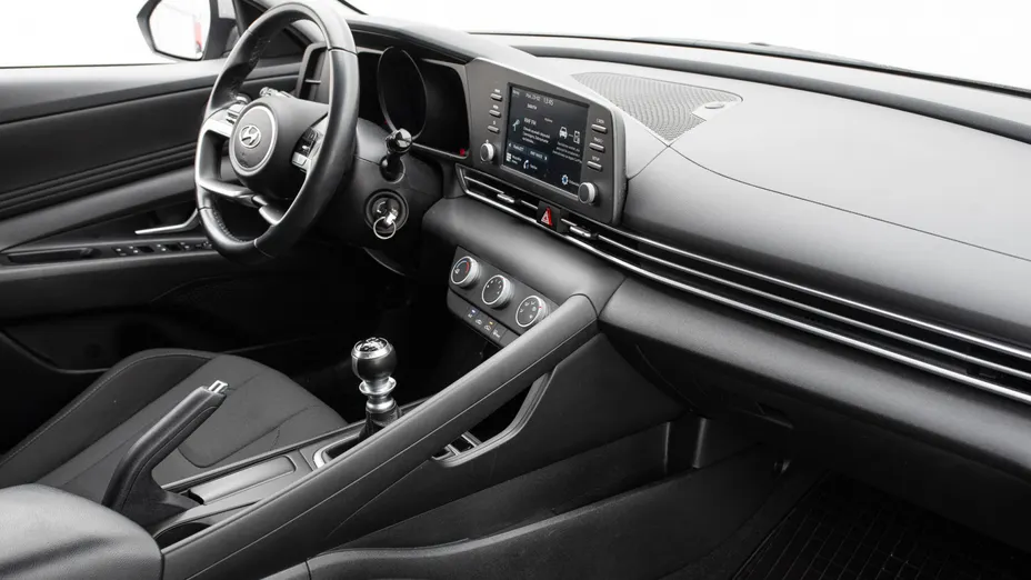 HYUNDAI Elantra Elantra 1.6 Modern