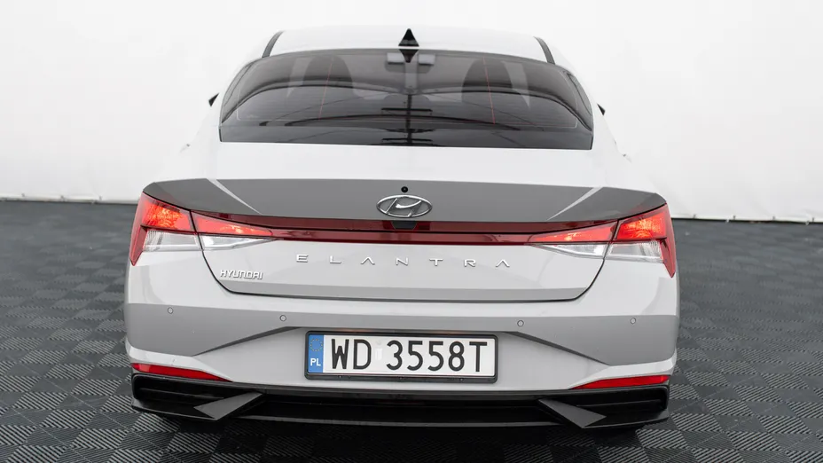 HYUNDAI Elantra Elantra 1.6 Modern