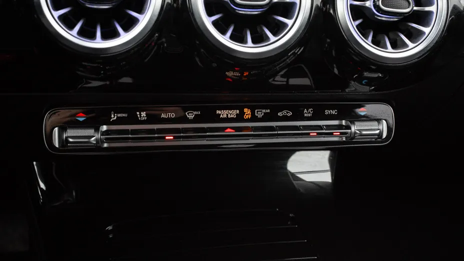 MERCEDES-BENZ A Klasa A 200 d Progressive 8G-DCT