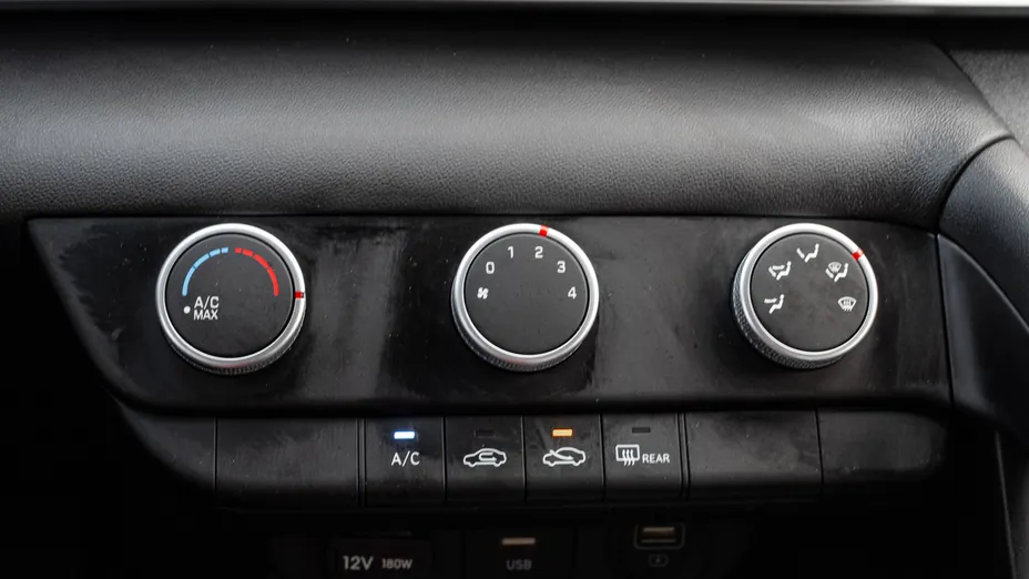 HYUNDAI Elantra Elantra 1.6 Modern