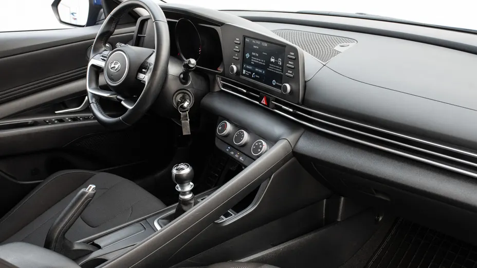 HYUNDAI Elantra Elantra 1.6 Modern