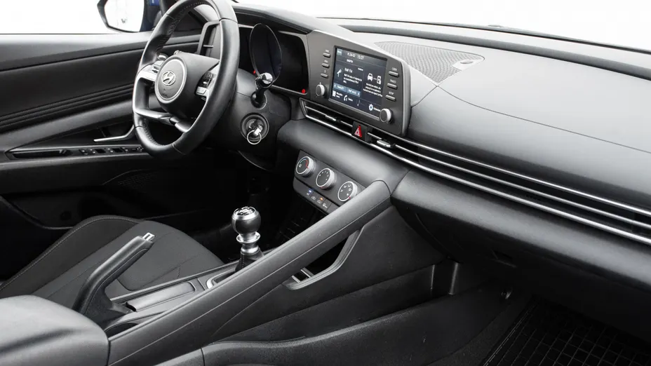 HYUNDAI Elantra Elantra 1.6 Modern