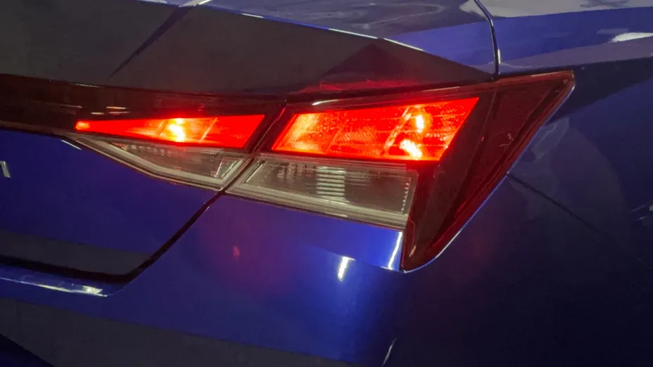 HYUNDAI Elantra Elantra 1.6 Modern