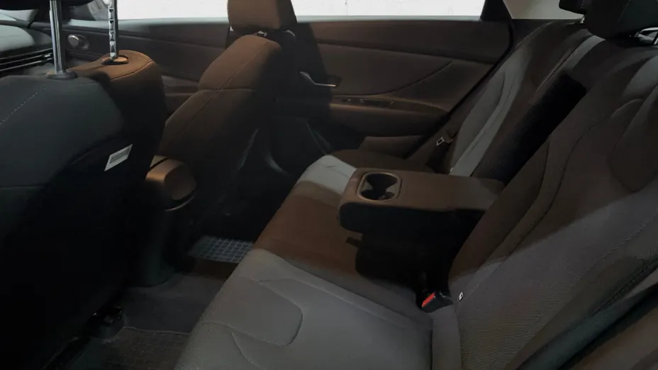 HYUNDAI Elantra Elantra 1.6 Modern