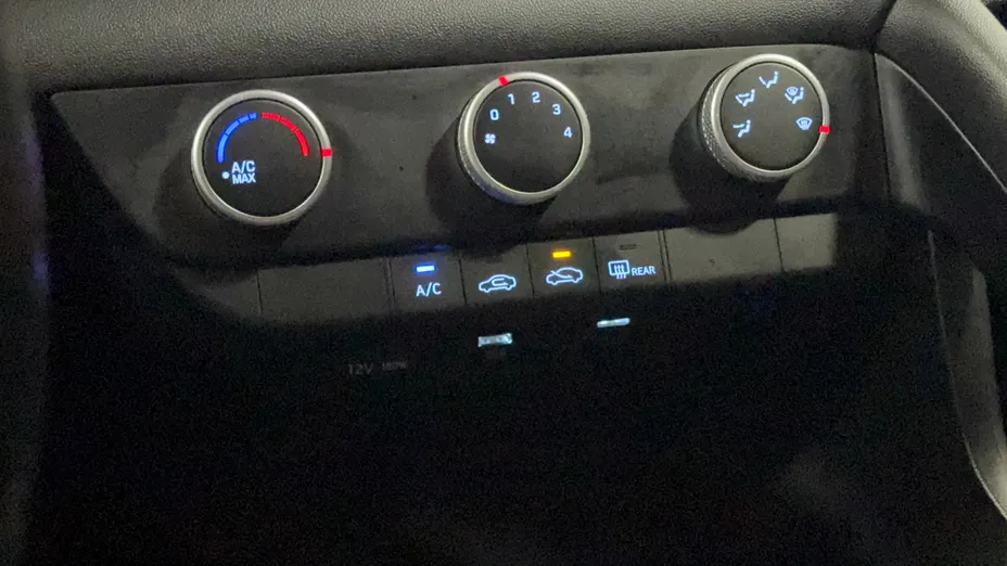 HYUNDAI Elantra Elantra 1.6 Modern