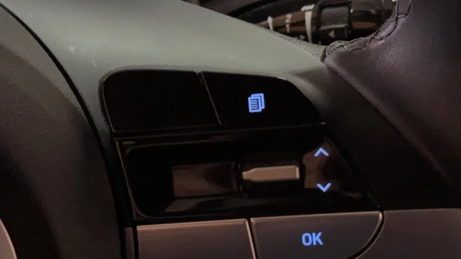 HYUNDAI Elantra Elantra 1.6 Modern