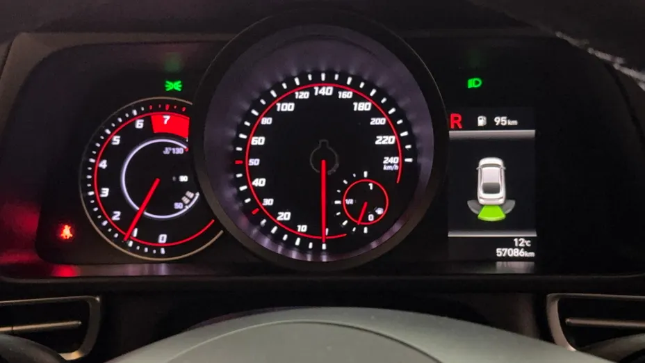 HYUNDAI Elantra Elantra 1.6 Modern