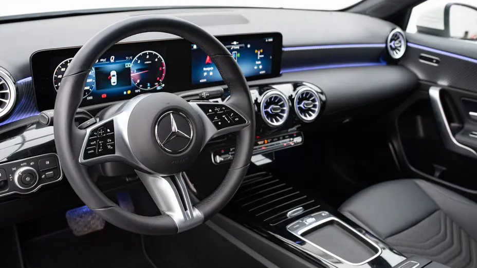 MERCEDES-BENZ A Klasa A 200 d Progressive 8G-DCT