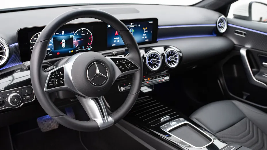 MERCEDES-BENZ A Klasa A 200 d Progressive 8G-DCT