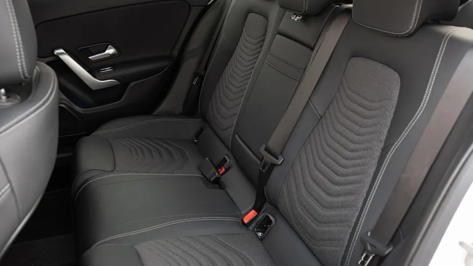 MERCEDES-BENZ A Klasa A 200 d Progressive 8G-DCT