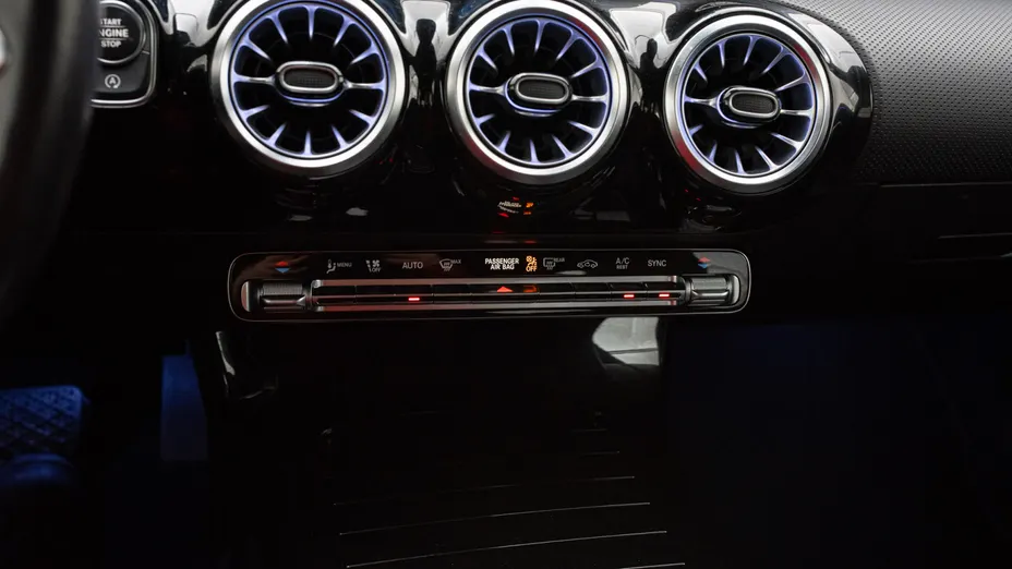 MERCEDES-BENZ A Klasa A 200 d Progressive 8G-DCT