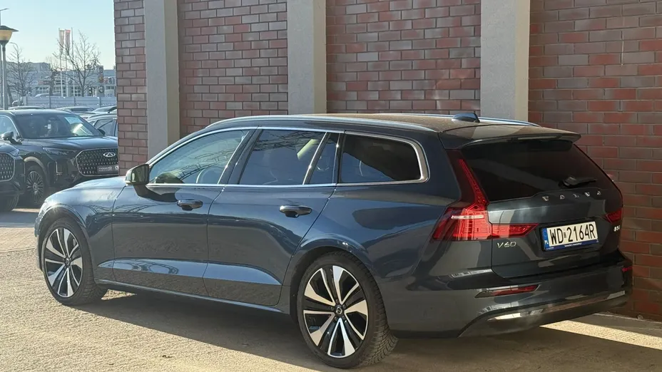 VOLVO V60 V60 B5 B AWD Plus Bright aut