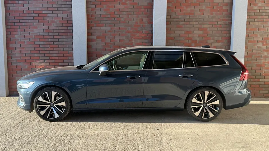 VOLVO V60 V60 B5 B AWD Plus Bright aut