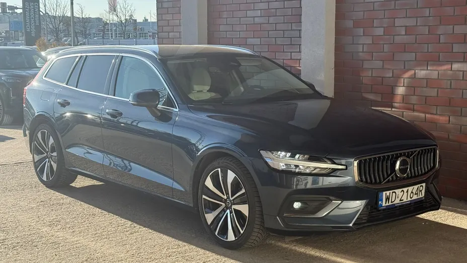 VOLVO V60 V60 B5 B AWD Plus Bright aut