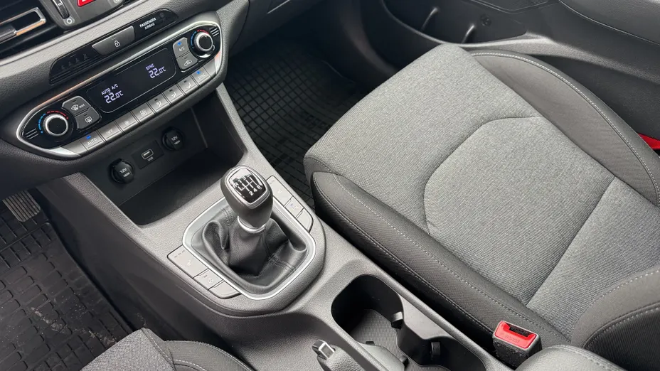 HYUNDAI i30 i30 1.5 DPI Smart