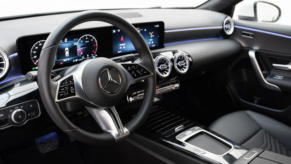 MERCEDES-BENZ A Klasa A 200 d Progressive 8G-DCT