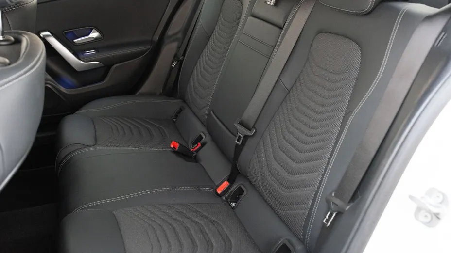 MERCEDES-BENZ A Klasa A 200 d Progressive 8G-DCT