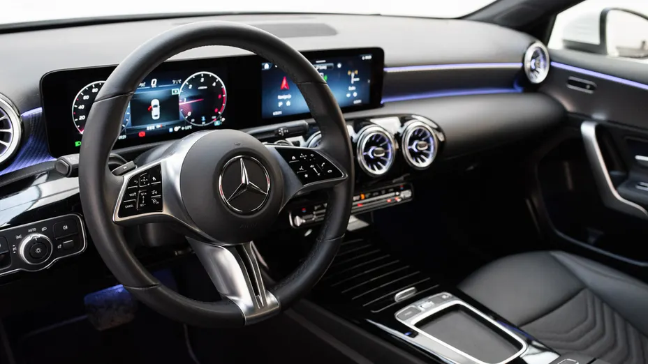 MERCEDES-BENZ A Klasa A 200 d Progressive 8G-DCT