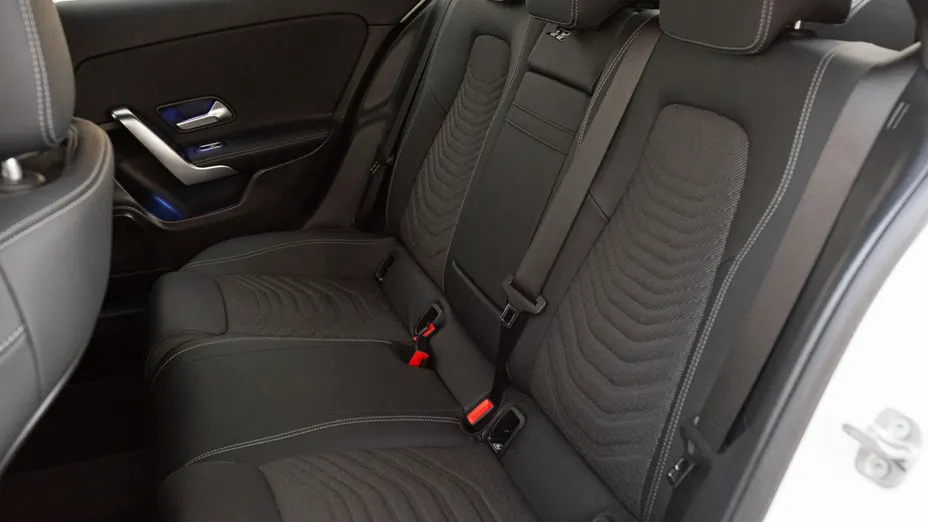 MERCEDES-BENZ A Klasa A 200 d Progressive 8G-DCT