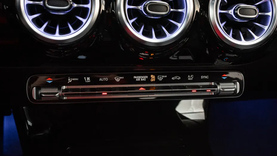 MERCEDES-BENZ A Klasa A 200 d Progressive 8G-DCT