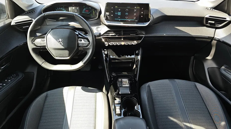 PEUGEOT 208 e-208 Allure