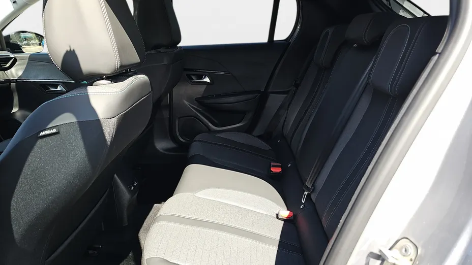 PEUGEOT 208 e-208 Allure