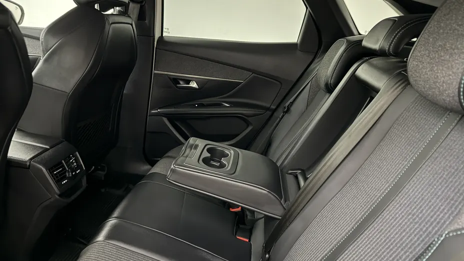 PEUGEOT 3008 3008 1.2 PureTech Allure Pack S&S EAT8