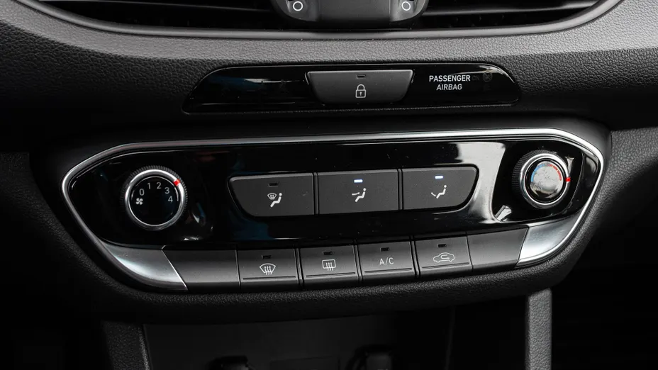 HYUNDAI i30 i30 1.0 T-GDI Modern