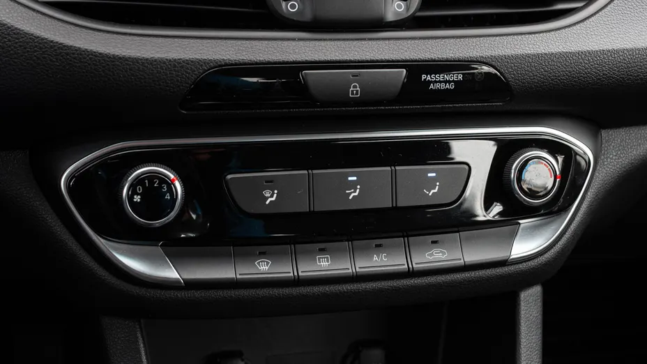 HYUNDAI i30 i30 1.0 T-GDI Modern