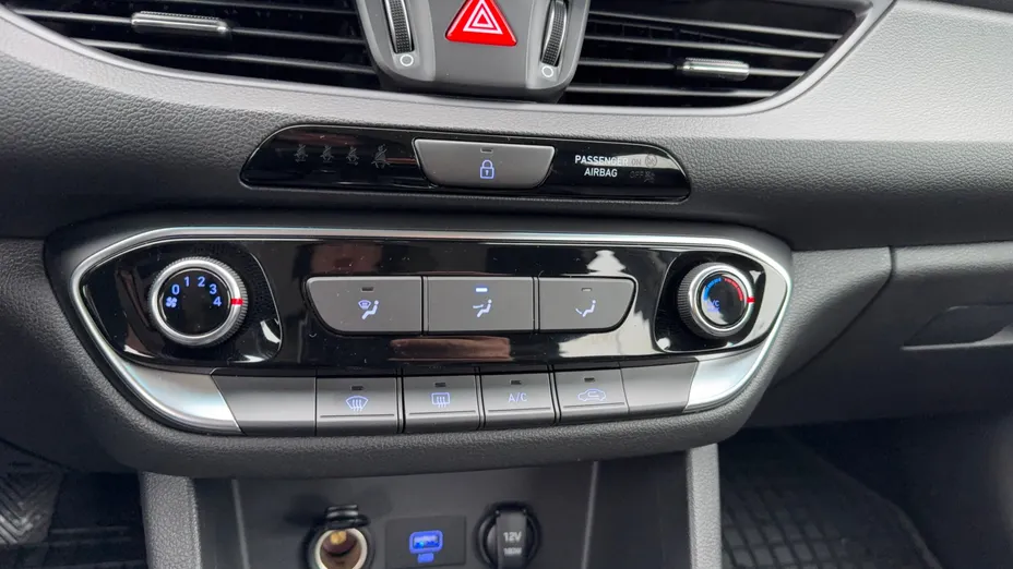 HYUNDAI i30 i30 1.0 T-GDI Modern