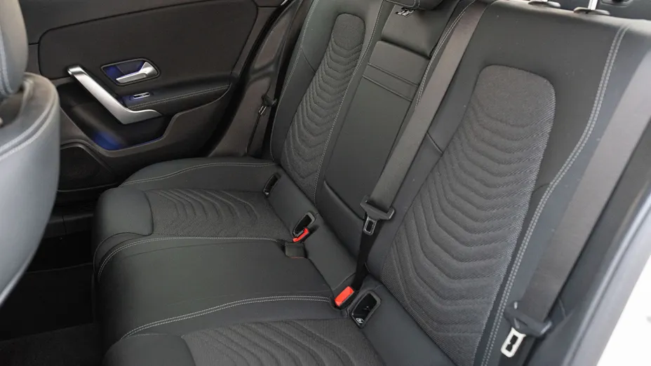 MERCEDES-BENZ A Klasa A 200 d Progressive 8G-DCT