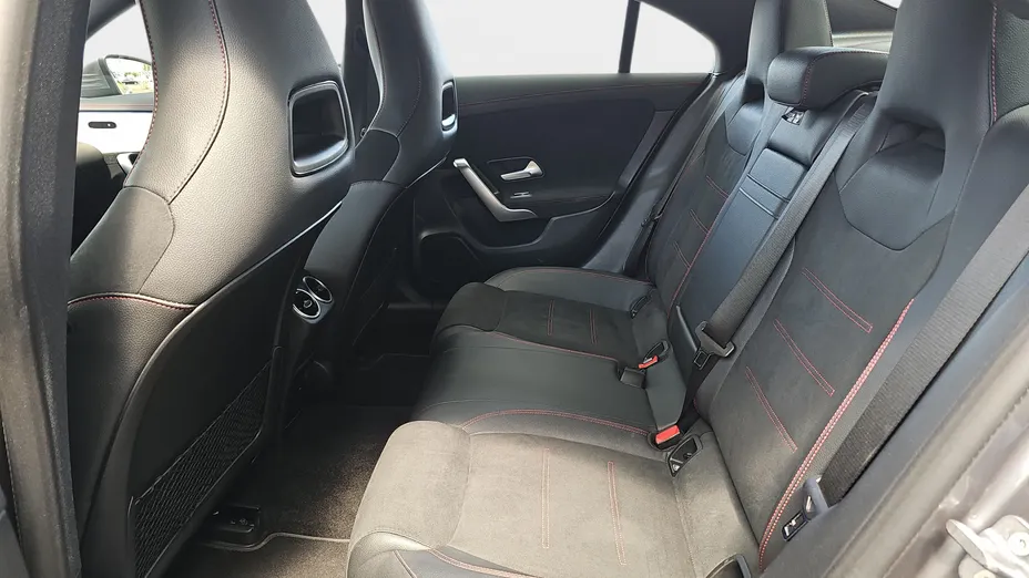 MERCEDES-BENZ CLA CLA 200 AMG Line 7G-DCT