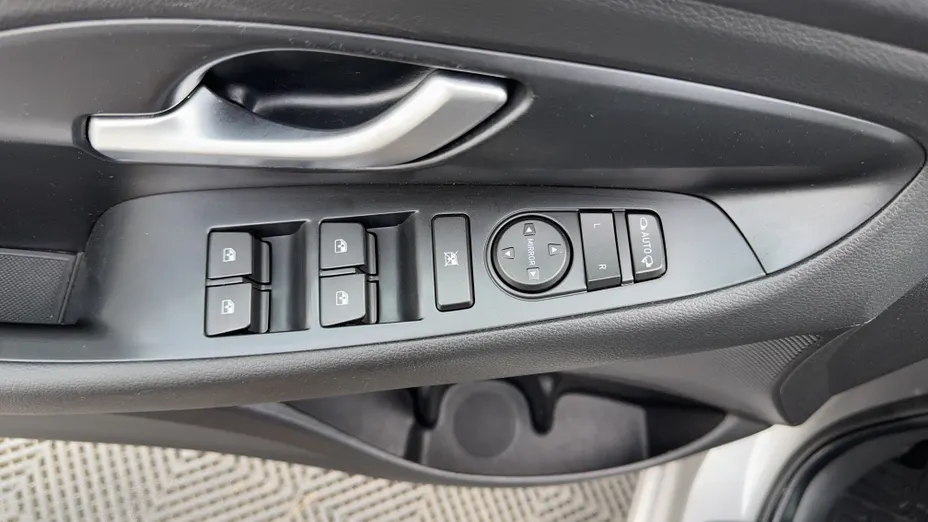 HYUNDAI i30 i30 1.5 DPI Smart