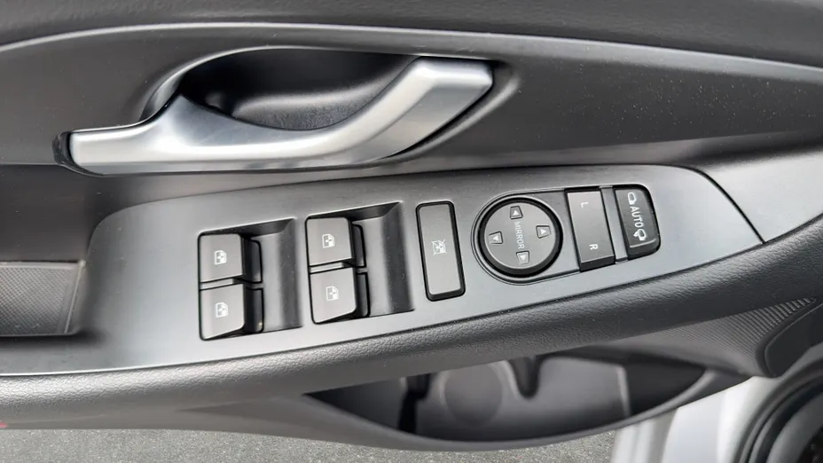 HYUNDAI i30 i30 1.5 DPI Smart
