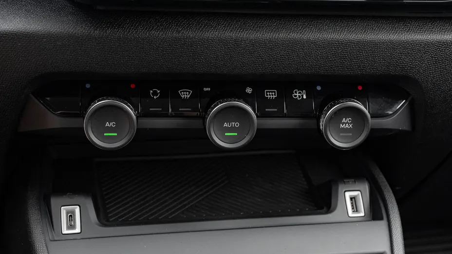 CITROEN C4 e-C4 EV136 50kWh Shine