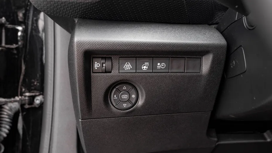 CITROEN C4 e-C4 EV136 50kWh Shine