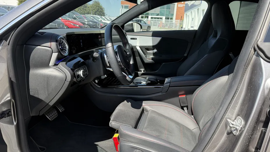 MERCEDES-BENZ CLA CLA 200 AMG Line 7G-DCT