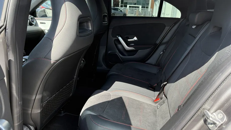 MERCEDES-BENZ CLA CLA 200 AMG Line 7G-DCT