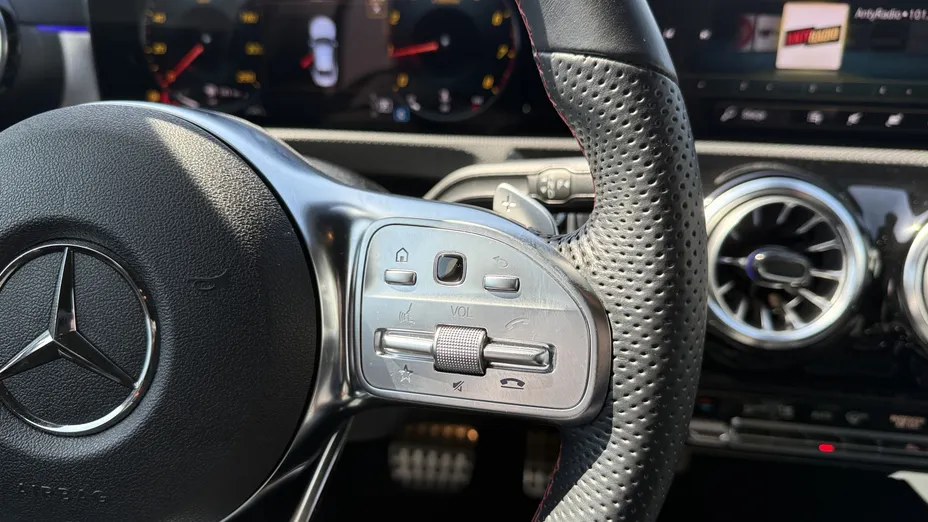 MERCEDES-BENZ CLA CLA 200 AMG Line 7G-DCT