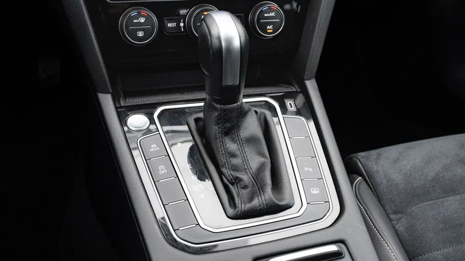 VOLKSWAGEN Passat Passat 2.0 TDI Elegance DSG